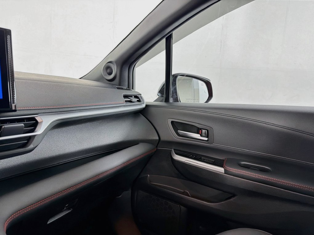 Used 2025 Toyota Sienna XSE w/ XSE Plus Package AWD/4WD image 35