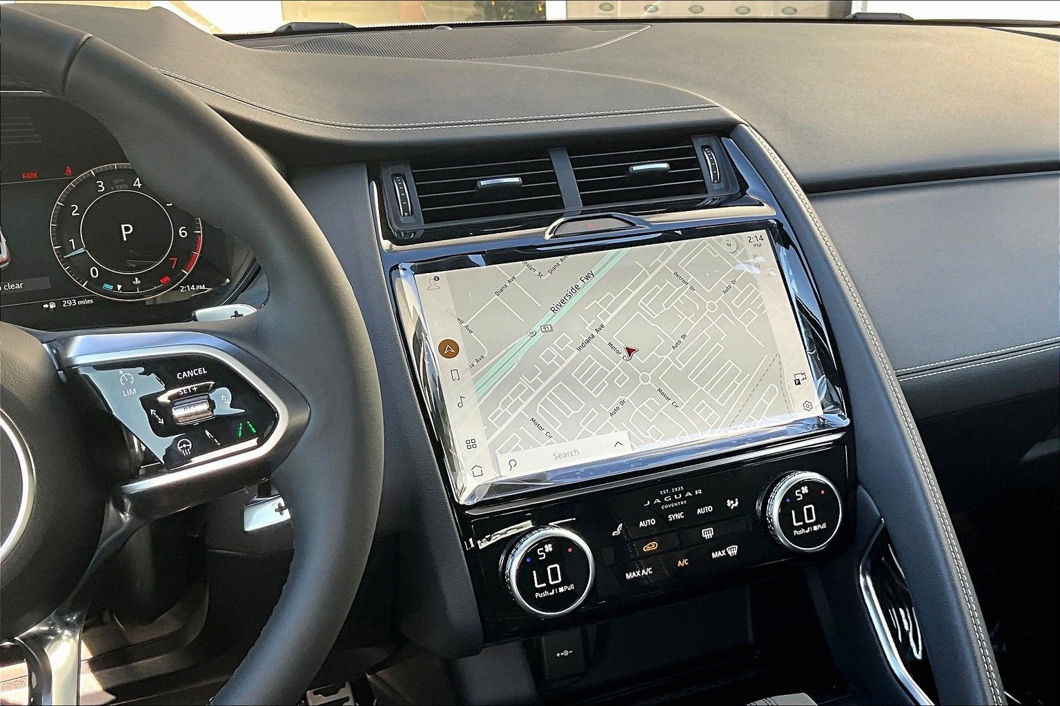 New 2024 Jaguar E-PACE R-Dynamic SE image 7