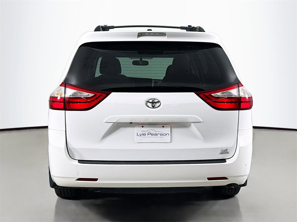 Used 2017 Toyota Sienna LE image 10