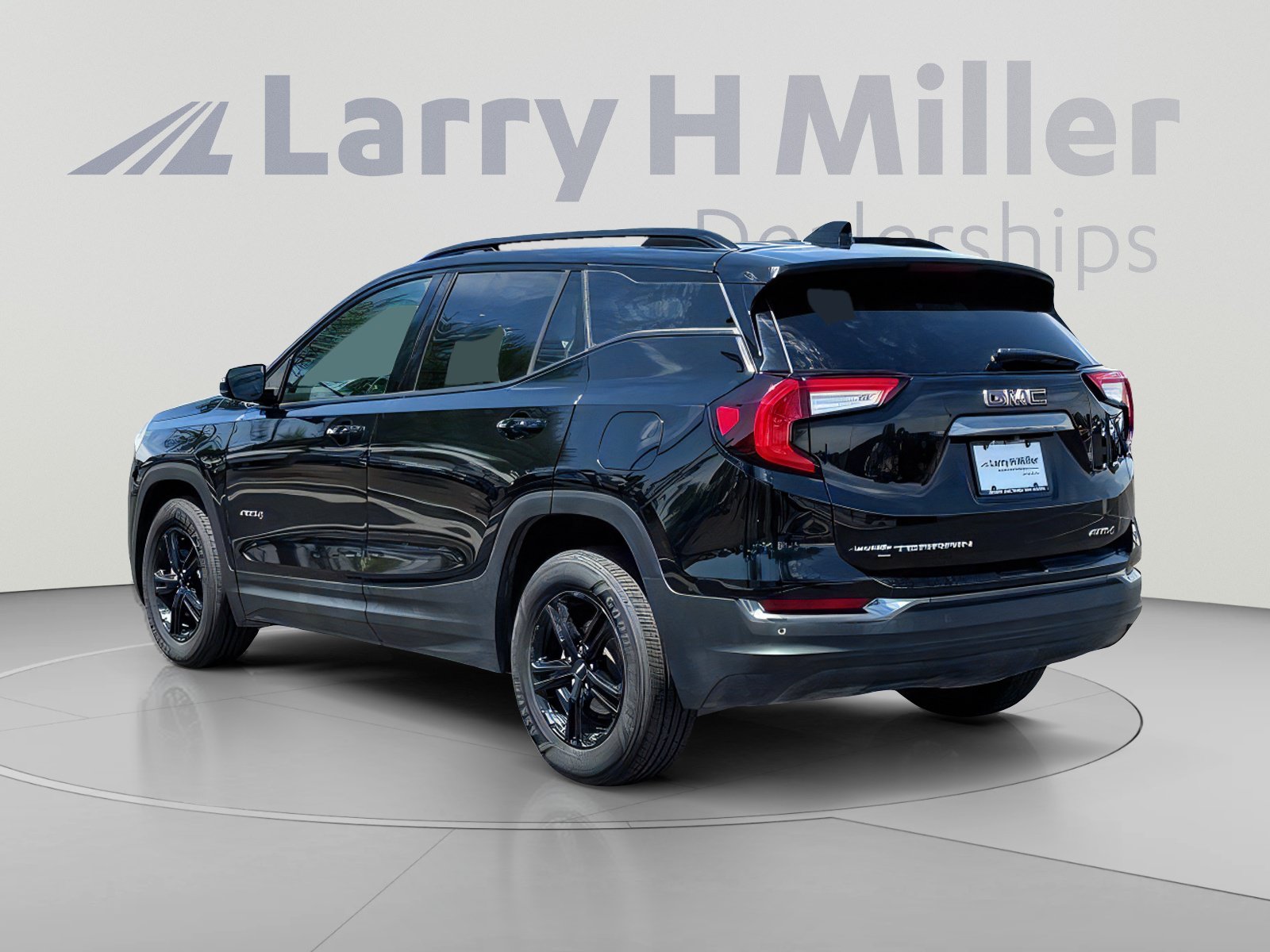 Used 2024 GMC Terrain AT4 AWD/4WD image 4