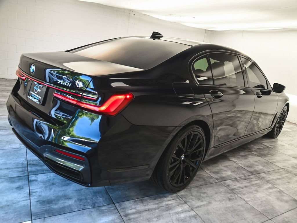 Used 2022 BMW 750i xDrive w/ M Sport Package AWD/4WD image 5