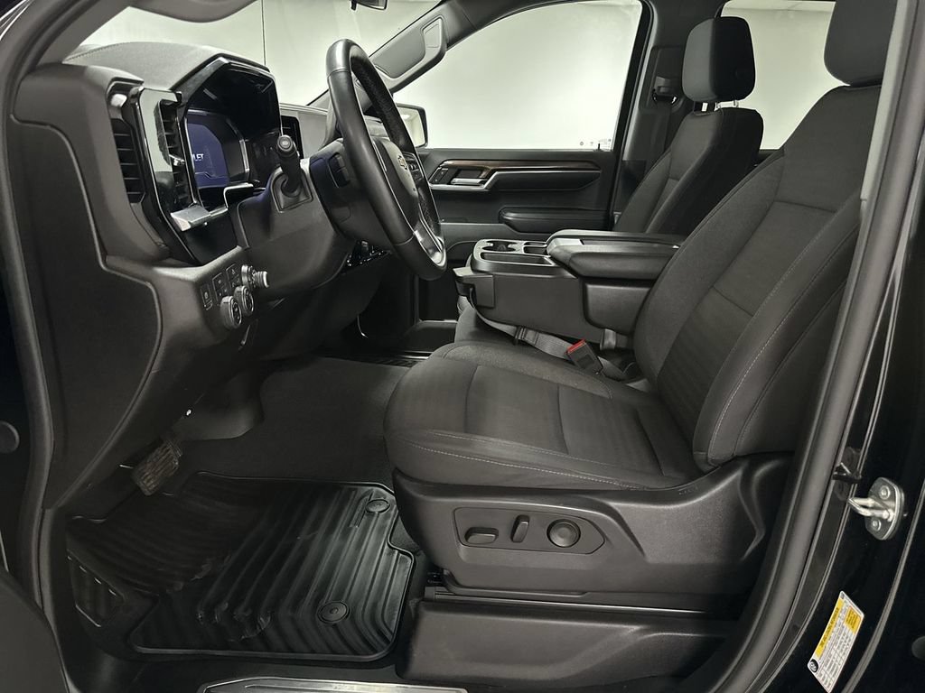 Used 2024 Chevrolet Silverado 1500 LT AWD/4WD image 10