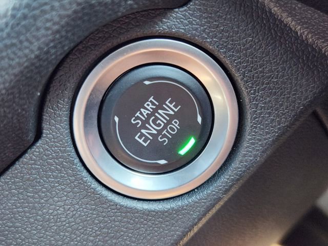 Used 2025 Chevrolet Traverse LT image 21