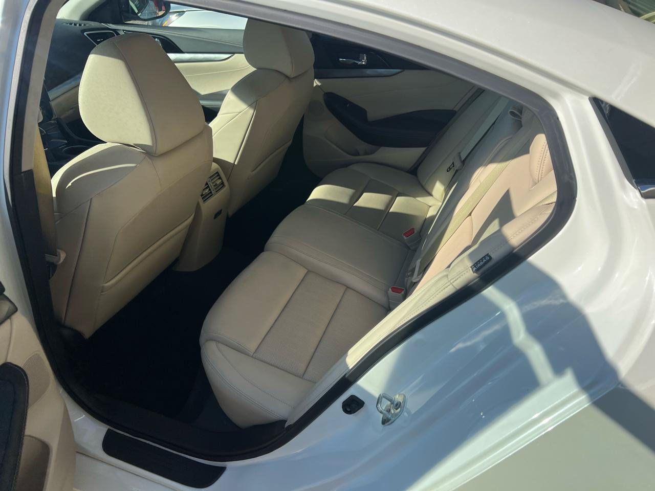 Used 2022 Nissan Maxima SV w/ Floor Mat Group FWD image 12