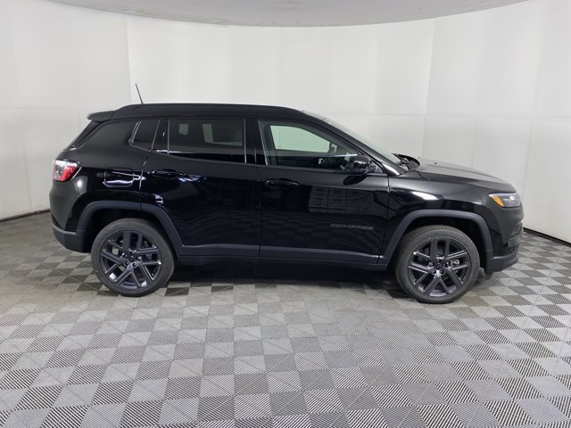 New 2026 Jeep Compass Limited w/ Sun, Sound & Navigation Group AWD/4WD image 8