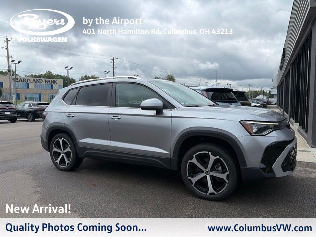 Used 2025 Volkswagen Taos SEL AWD/4WD image 1