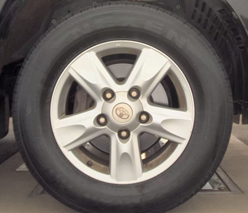 Used 2011 Toyota Land Cruiser w/ Upgrade Pkg AWD/4WD image 9