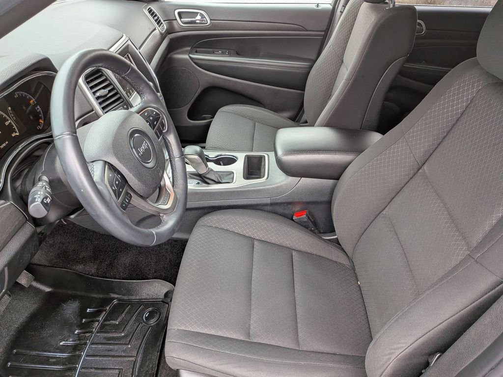Used 2018 Jeep Grand Cherokee Laredo image 14