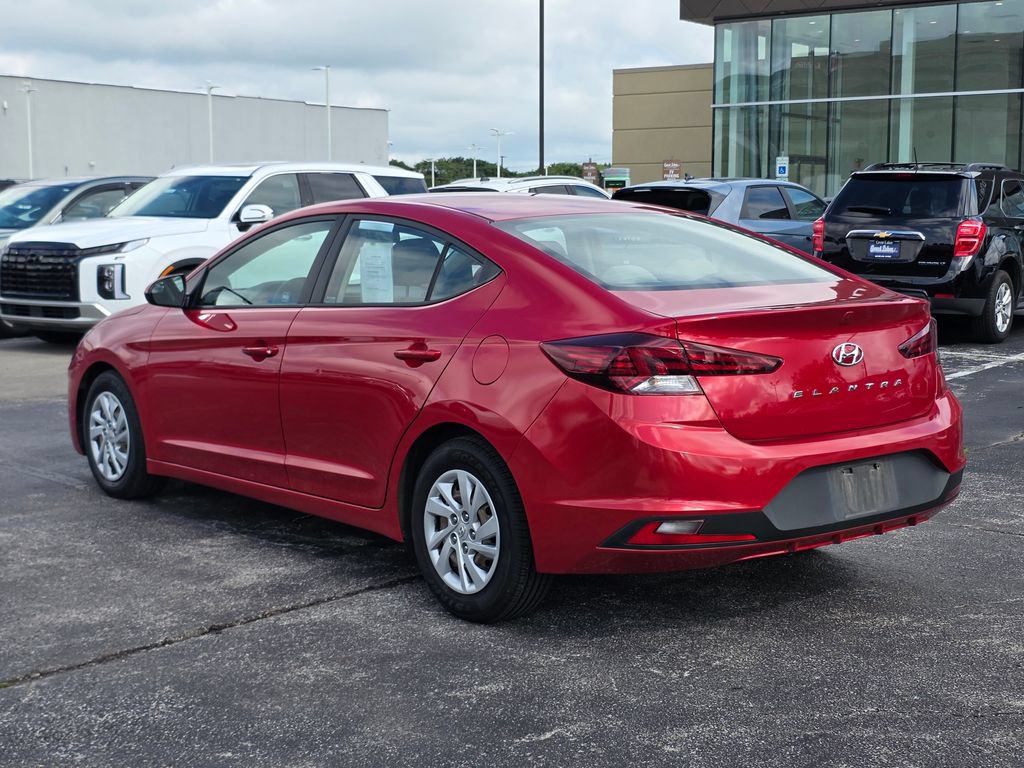 Used 2020 Hyundai Elantra SE FWD image 3