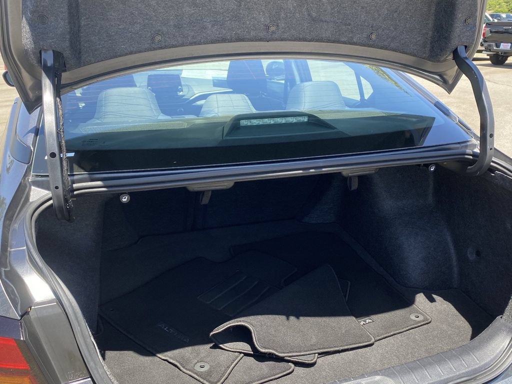 Used 2025 Nissan Altima 2.5 S FWD image 19