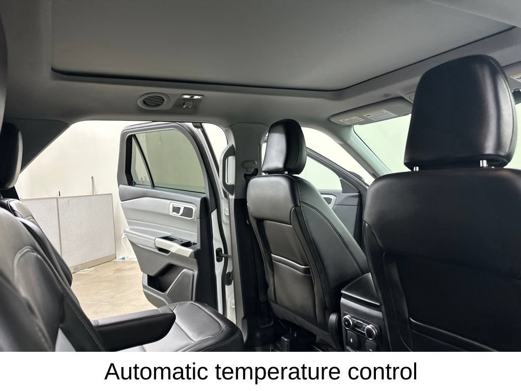 Used 2024 Ford Explorer XLT w/ Equipment Group 202A AWD/4WD image 26
