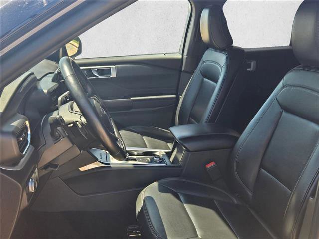 Used 2020 Ford Explorer XLT w/ Equipment Group 202A image 15
