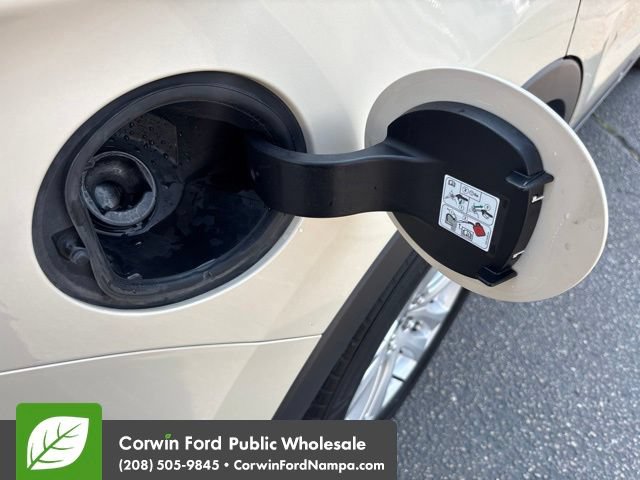 Used 2018 Ford Explorer XLT w/ Equipment Group 202A AWD/4WD image 10