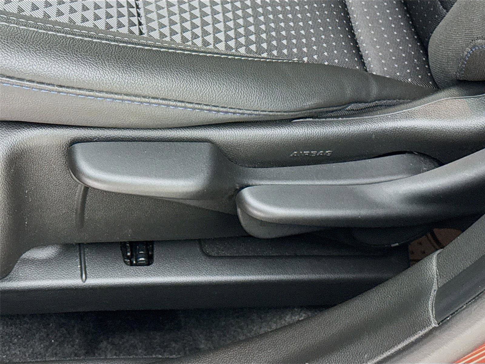 Used 2024 Chevrolet Trax LT w/ Driver Confidence Package FWD image 21