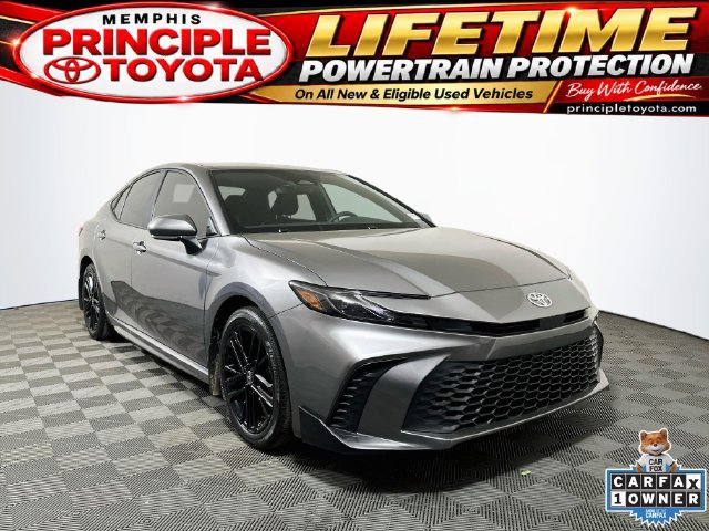 Used 2025 Toyota Camry SE FWD image 1