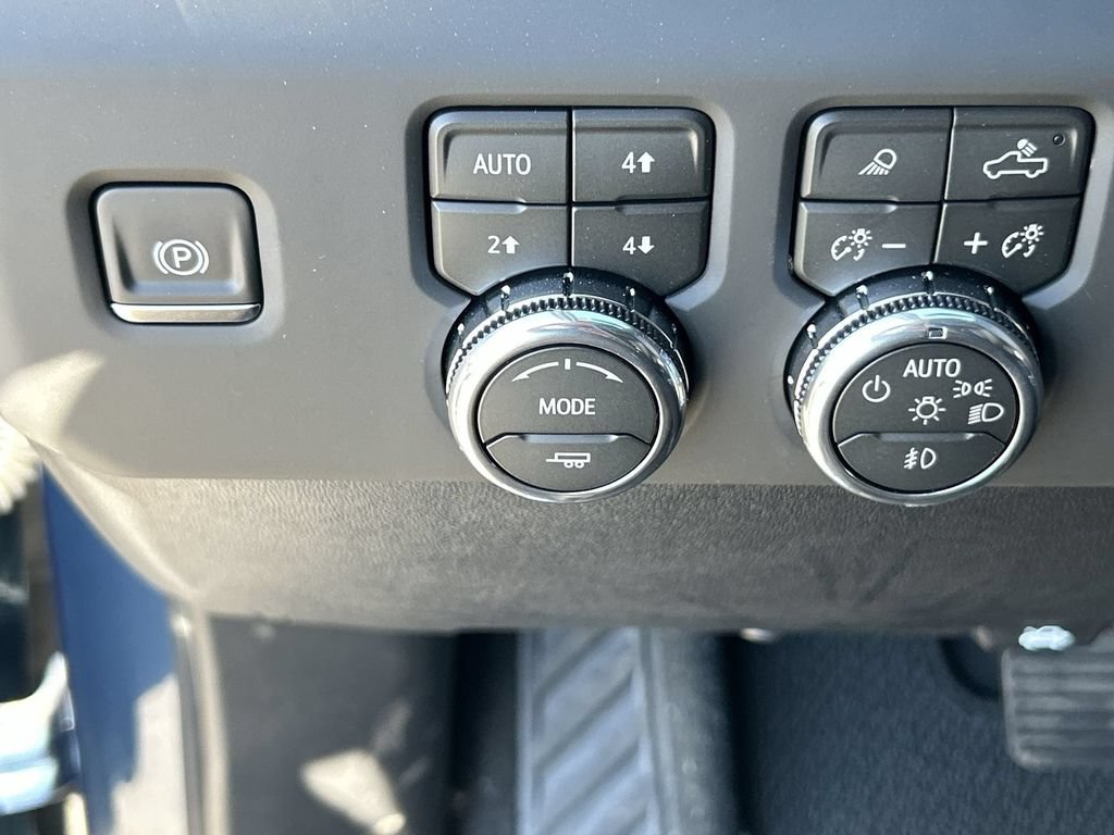 New 2026 GMC Sierra 2500 Denali w/ Denali Reserve Package AWD/4WD image 18