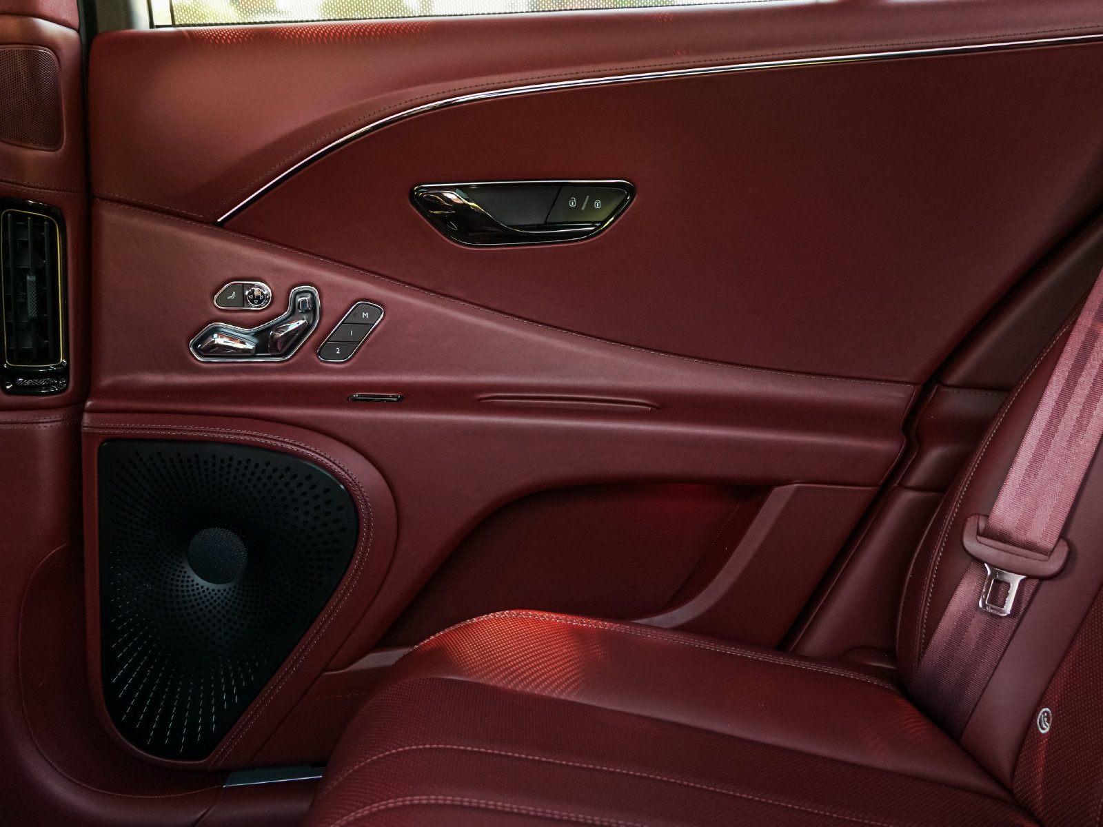New 2025 Bentley Flying Spur Plug-In Hybrid AWD/4WD image 25