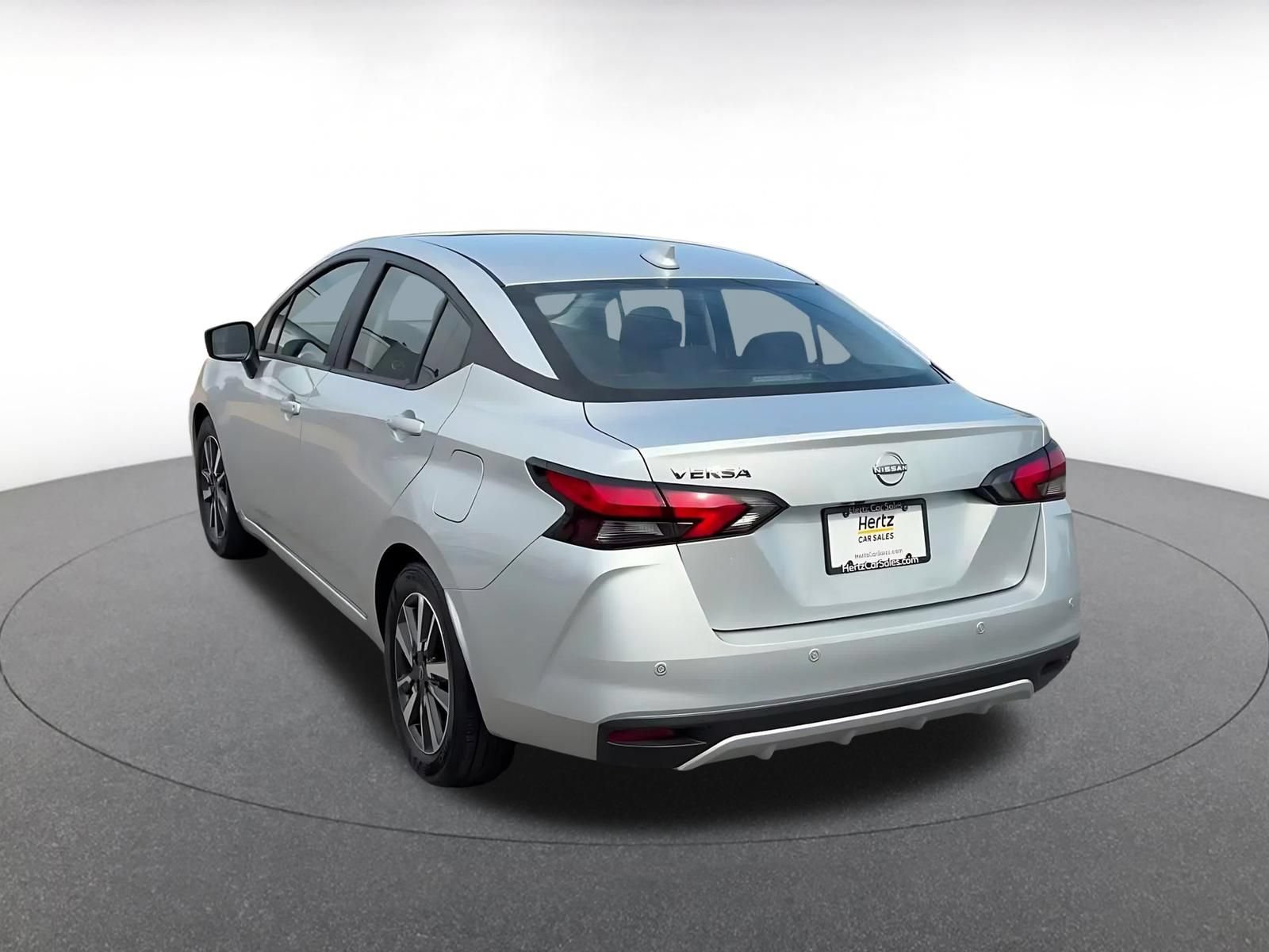 Used 2025 Nissan Versa SV FWD image 11
