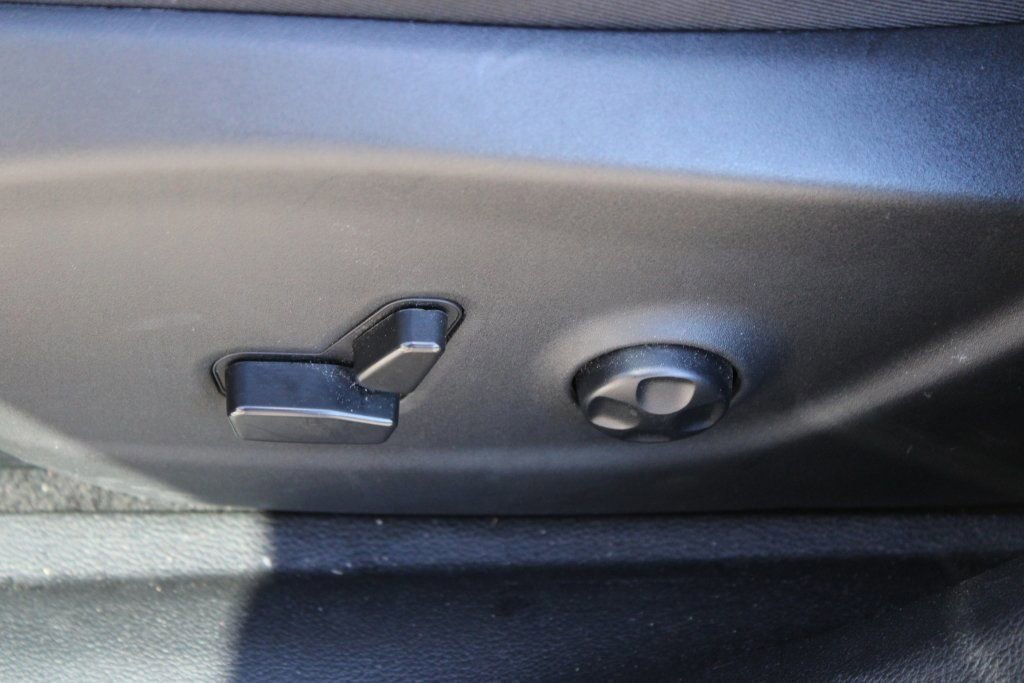 Used 2021 Jeep Cherokee Limited image 27