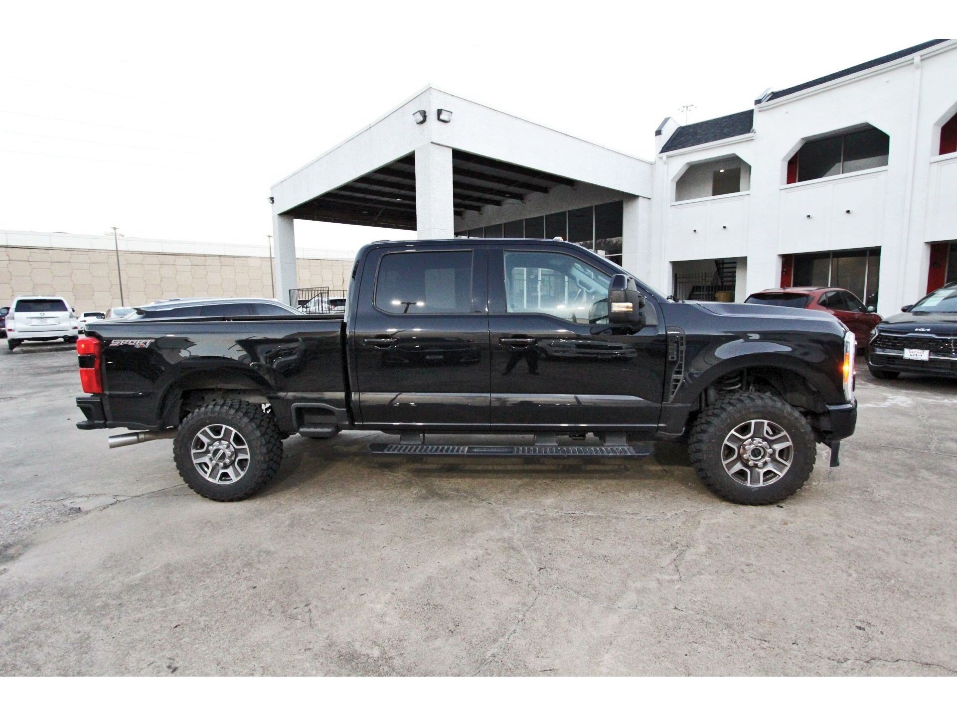 Used 2024 Ford F250 Lariat w/ Sport Appearance Package AWD/4WD image 8