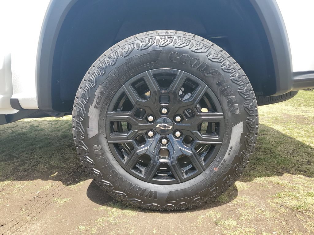 Used 2026 Chevrolet Colorado Trail Boss AWD/4WD image 6