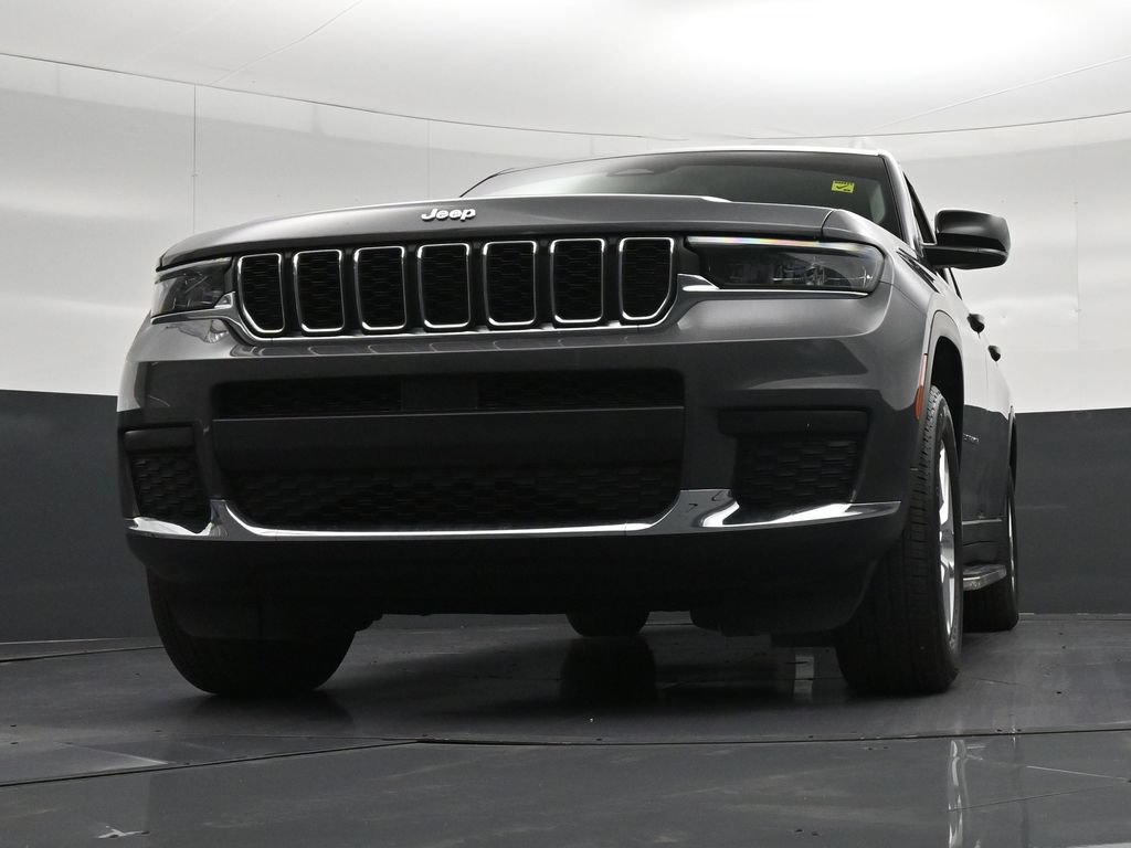 Used 2024 Jeep Grand Cherokee L Laredo RWD image 33