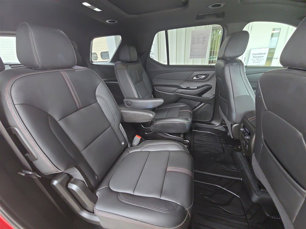 Used 2023 Chevrolet Traverse RS image 27