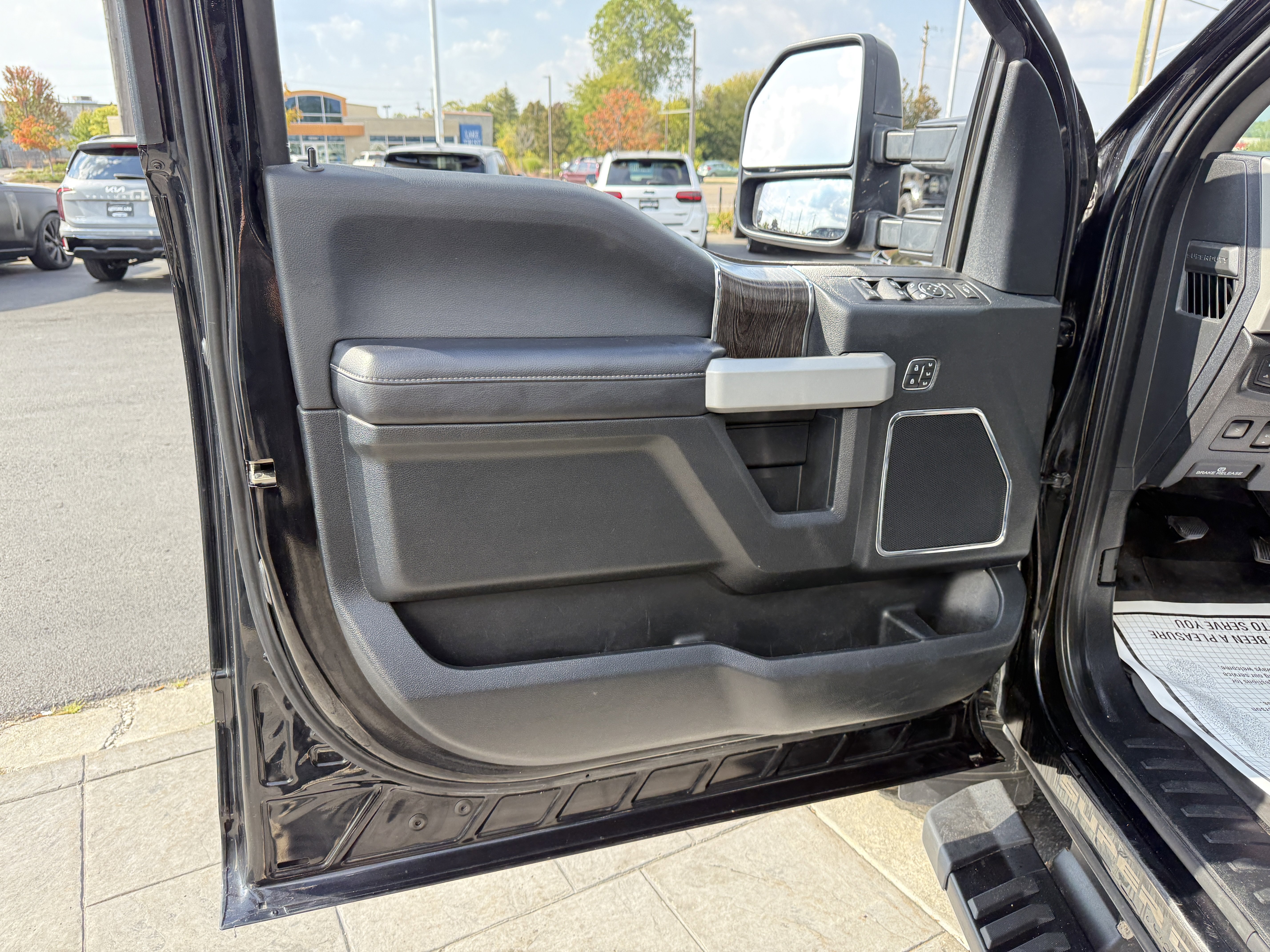 Used 2021 Ford F250 Lariat image 13