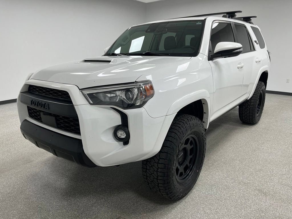 Used 2022 Toyota 4Runner TRD Off-Road Premium AWD/4WD image 4