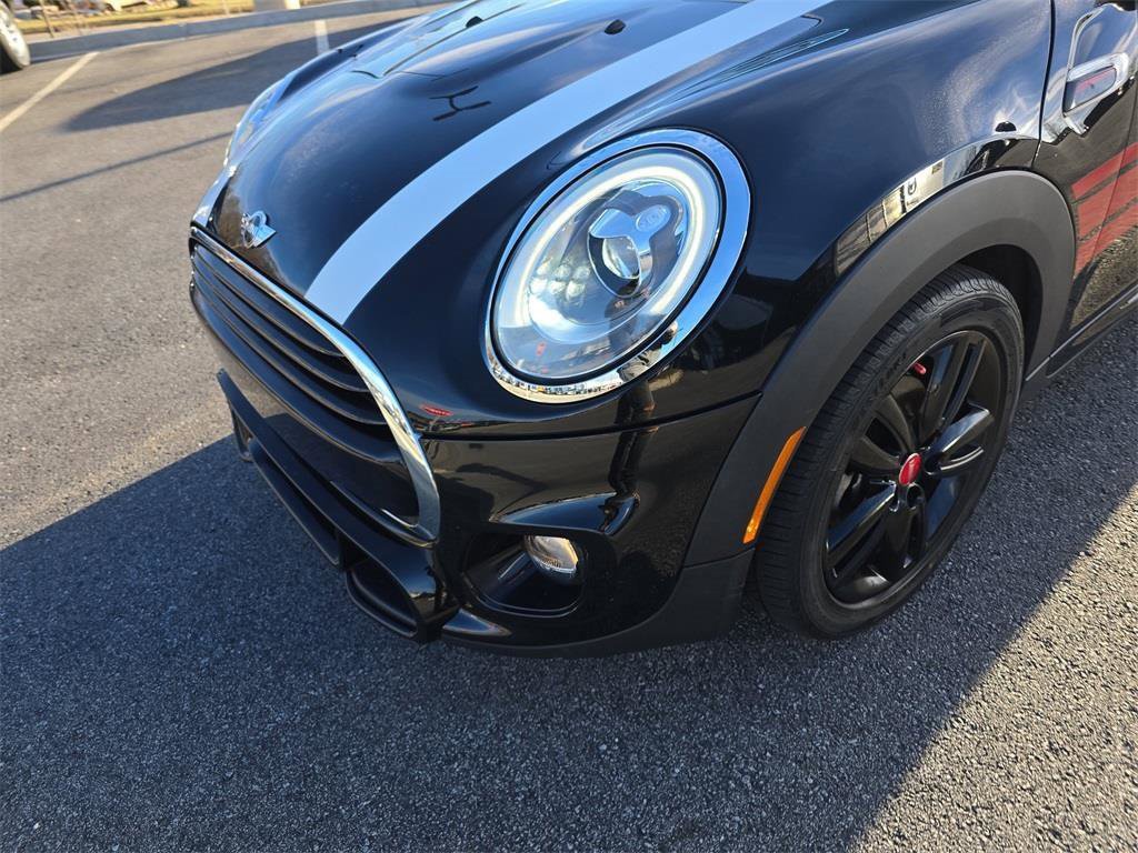 Used 2017 MINI Cooper 2-Door Hardtop image 9