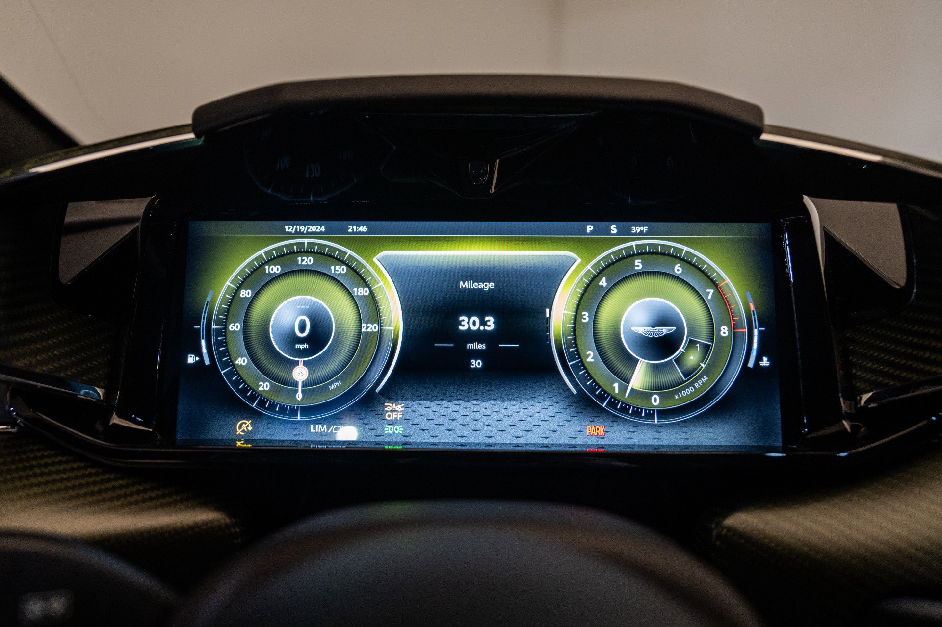 Used 2025 Aston Martin V8 Vantage Coupe image 5