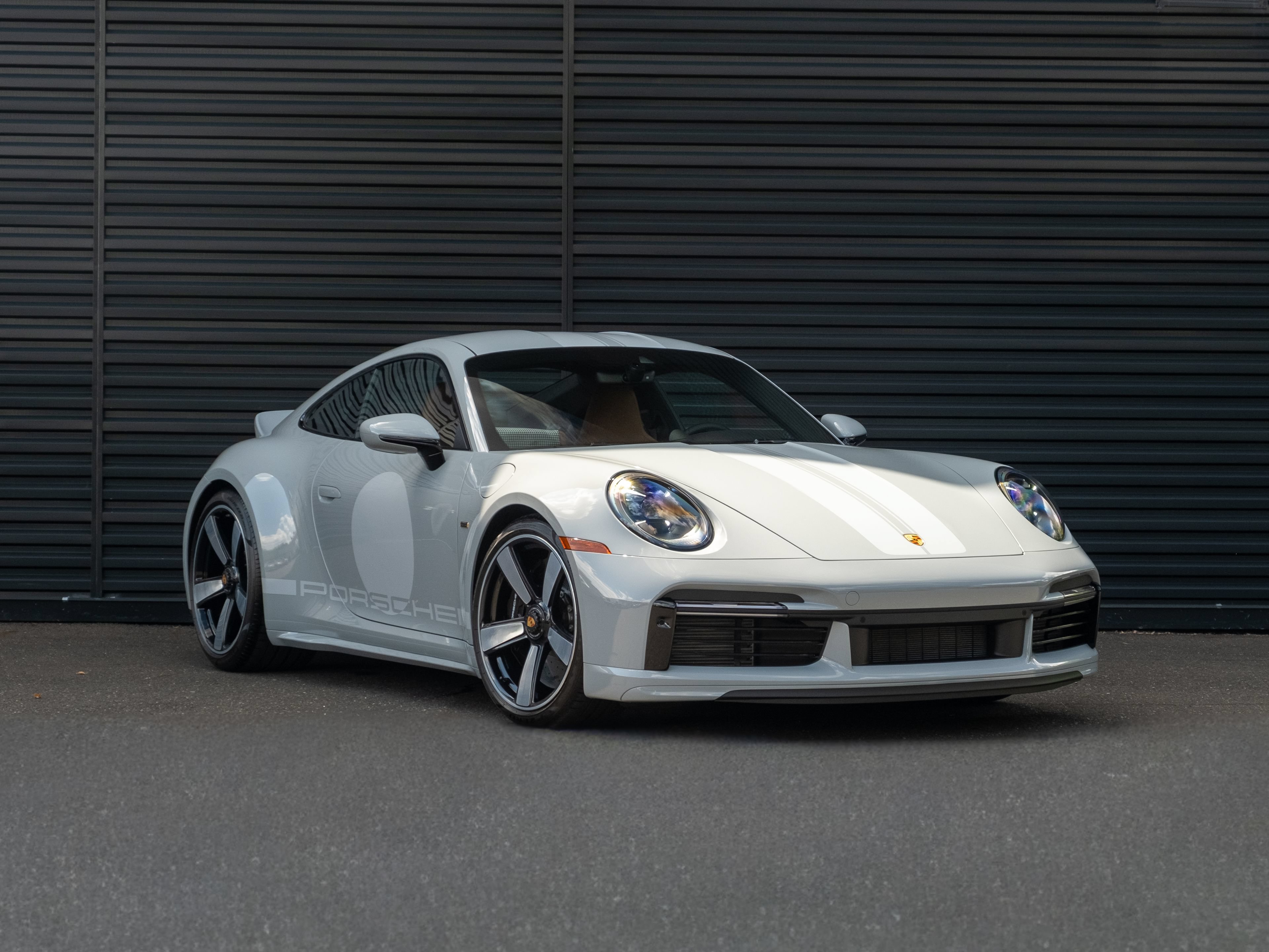 Used 2023 Porsche 911 Sport Classic RWD image 10