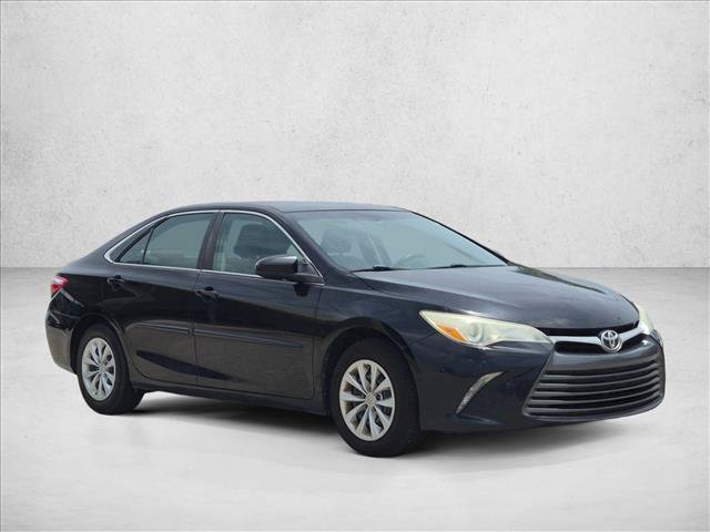 Used 2016 Toyota Camry LE FWD image 3