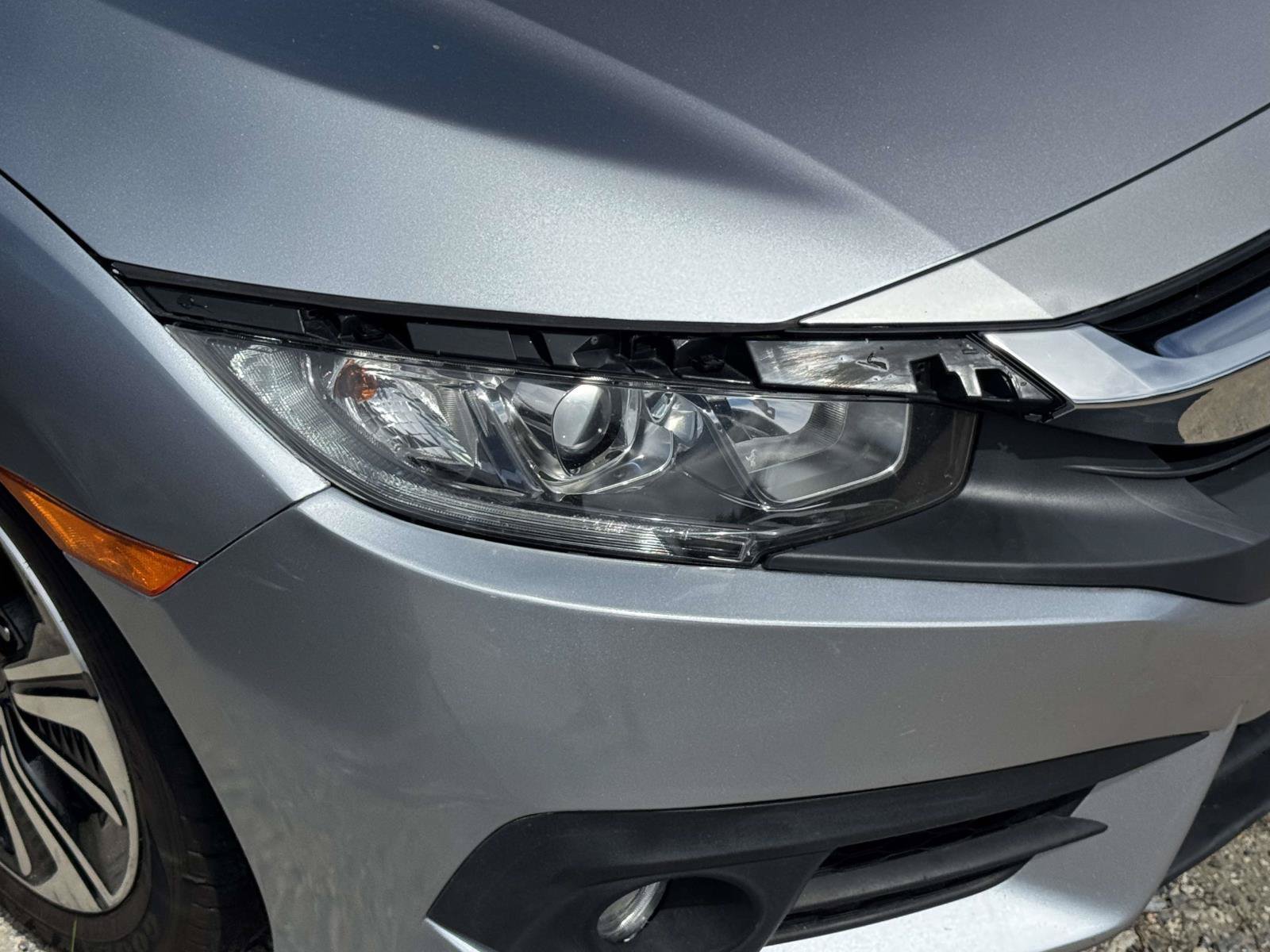 Used 2018 Honda Civic EX-L image 5