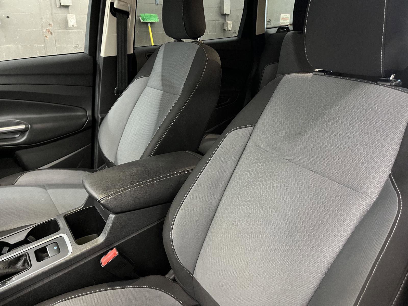 Used 2018 Ford Escape SE FWD image 13