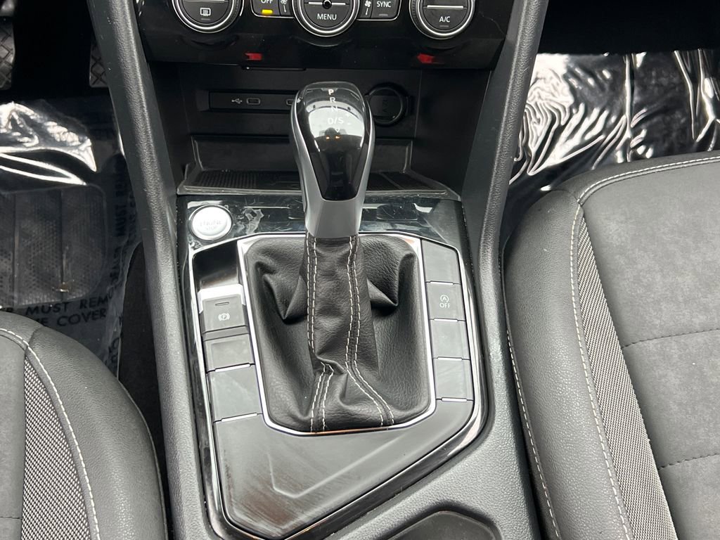 Used 2024 Volkswagen Taos SE image 25