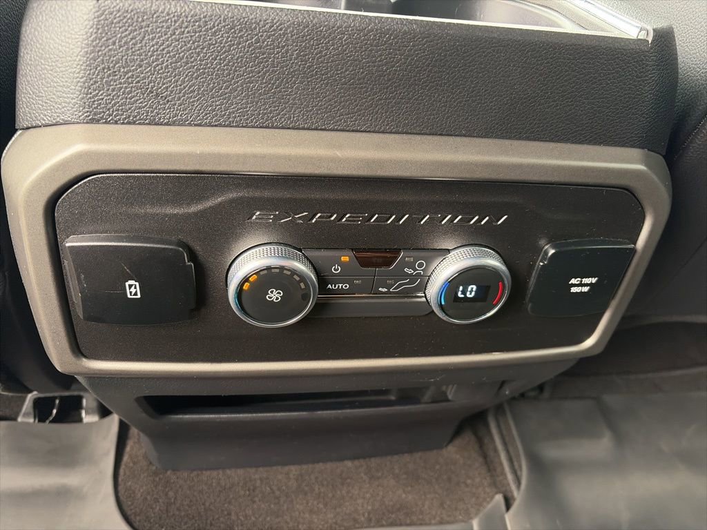 Used 2021 Ford Expedition XLT image 12