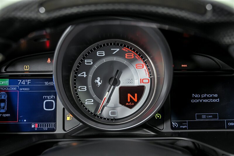 Used 2019 Ferrari Portofino RWD image 30
