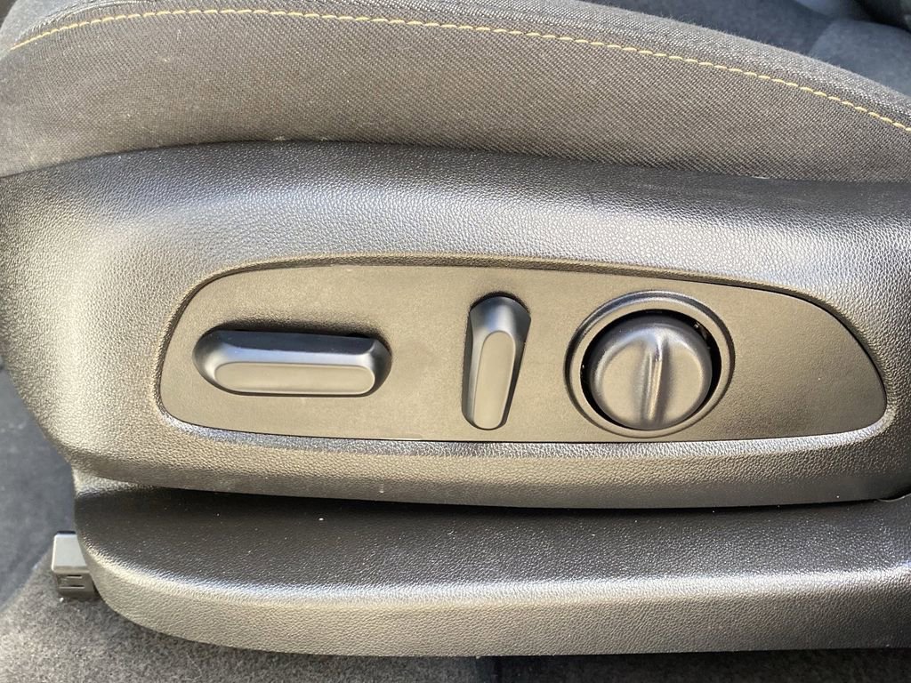 Used 2019 Chevrolet Equinox LT image 23