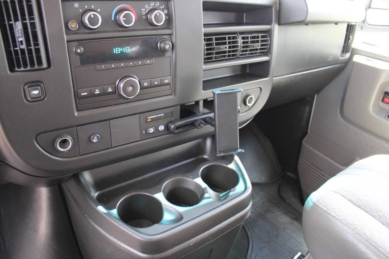 Used 2014 GMC Savana 1500 LT w/ LT Preferred Equipment Group RWD image 24