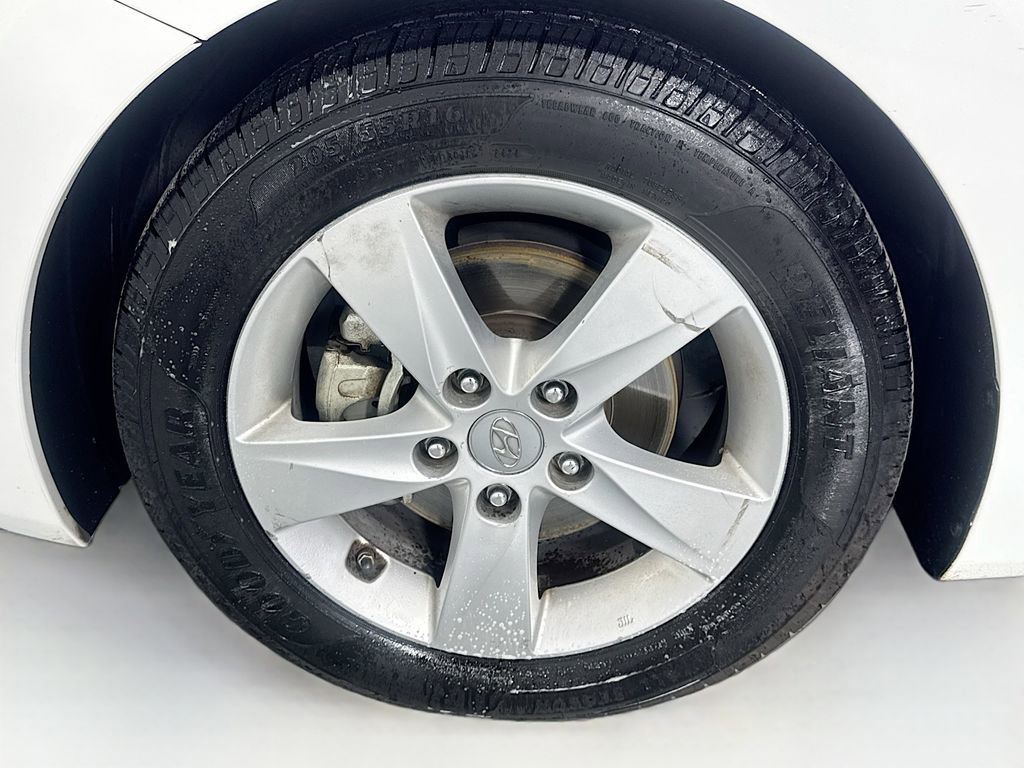 Used 2013 Hyundai Elantra GLS w/ Preferred Pkg image 35