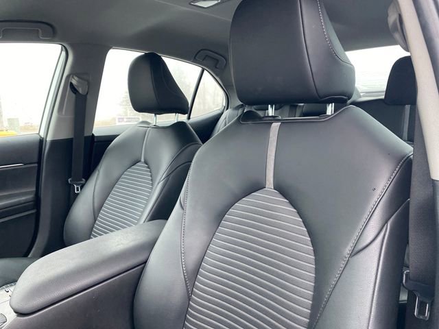Used 2024 Toyota Camry SE image 9