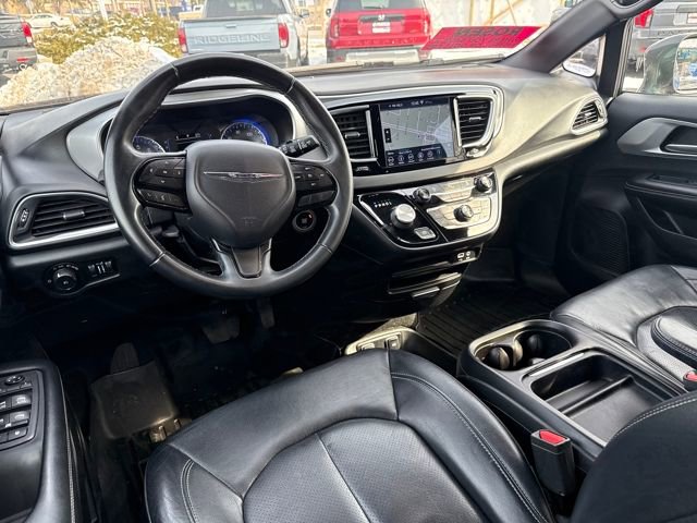 Used 2018 Chrysler Pacifica Touring-L w/ Premium Audio Group image 24