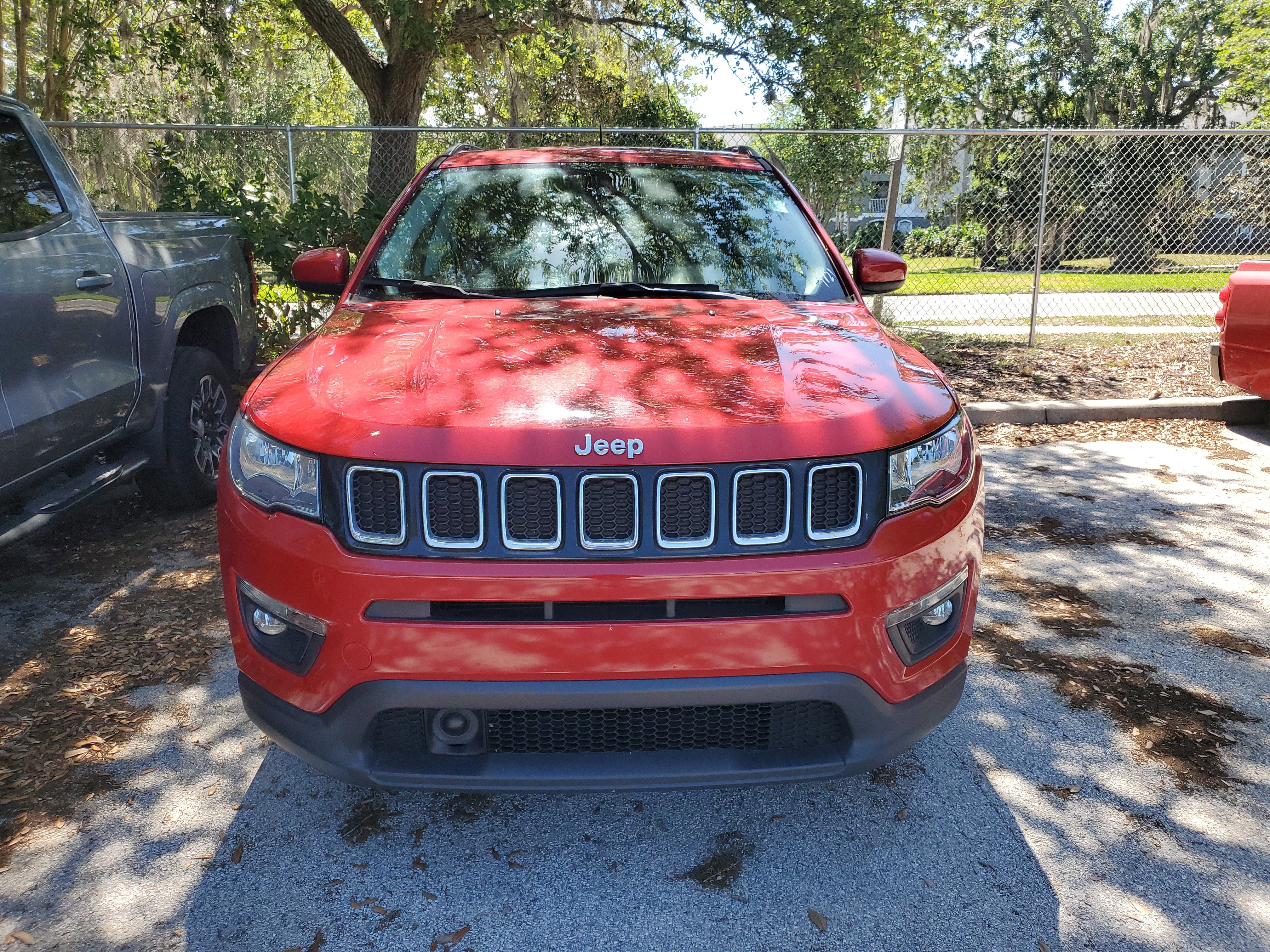 Used 2020 Jeep Compass Latitude FWD image 2