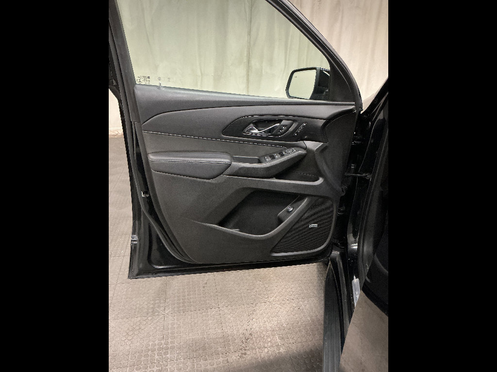 Used 2021 Chevrolet Traverse High Country image 25
