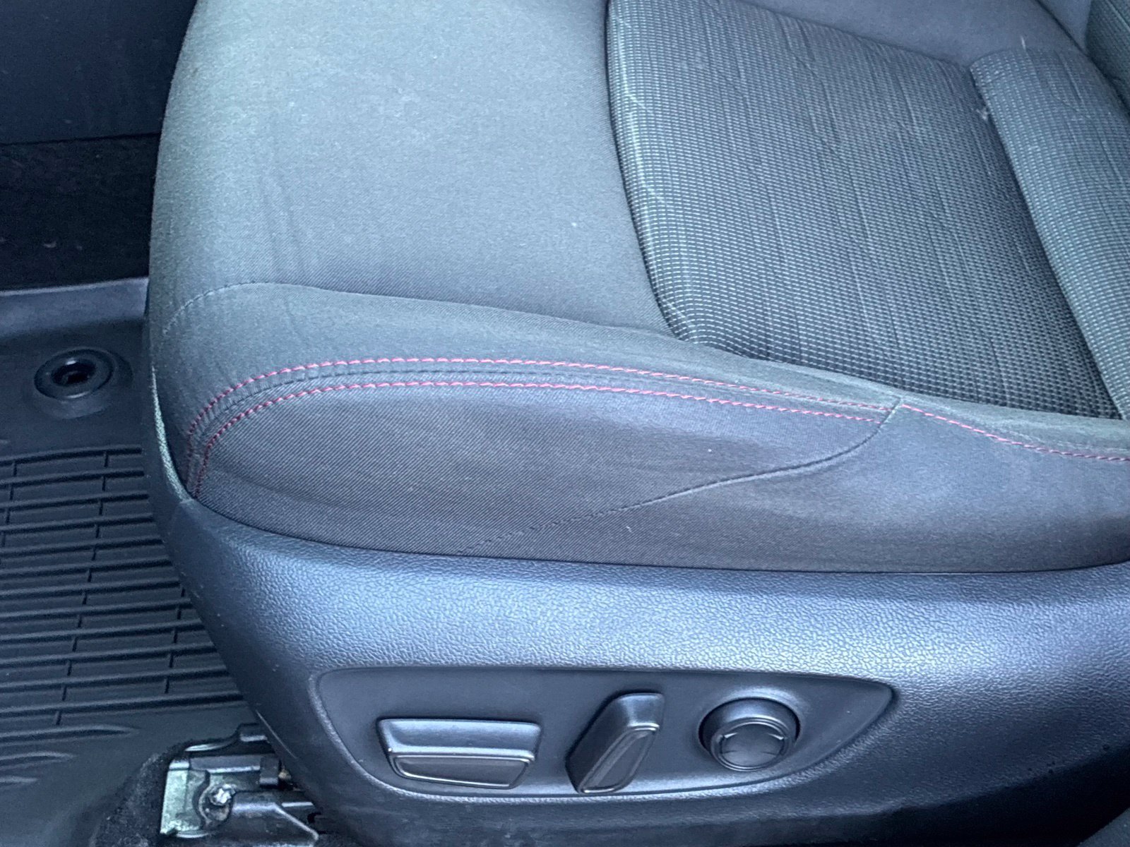 Used 2024 Toyota RAV4 SE w/ Weather & Moonroof Package AWD/4WD image 15