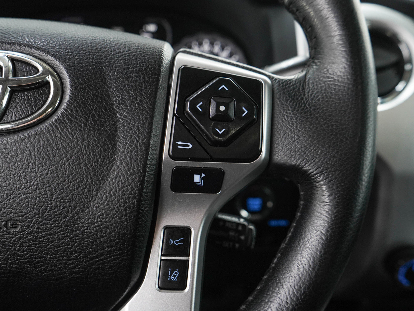 Used 2021 Toyota Tundra SR5 AWD/4WD image 28