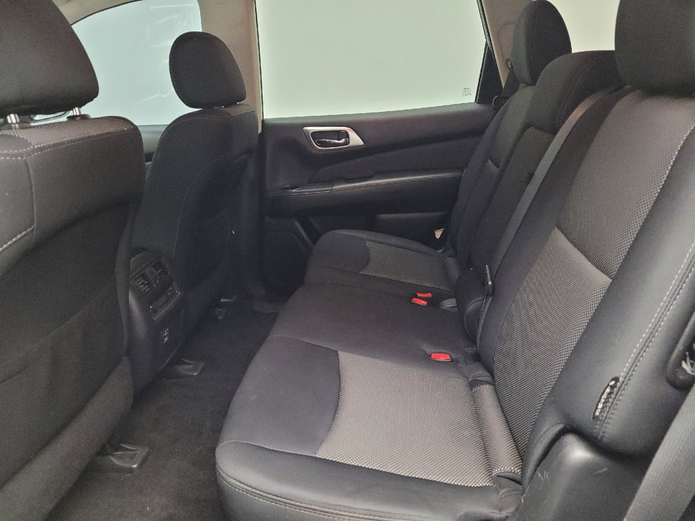 Used 2018 Nissan Pathfinder SV AWD/4WD image 18