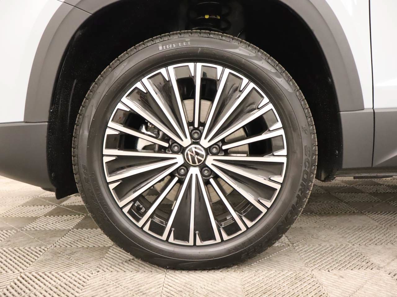 New 2026 Volkswagen Taos SE FWD image 6