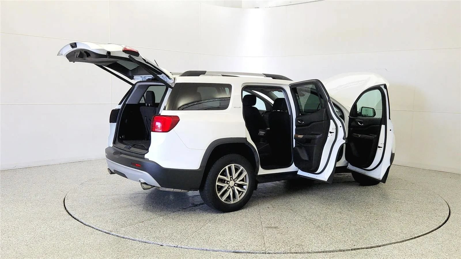 Used 2017 GMC Acadia SLE FWD image 12